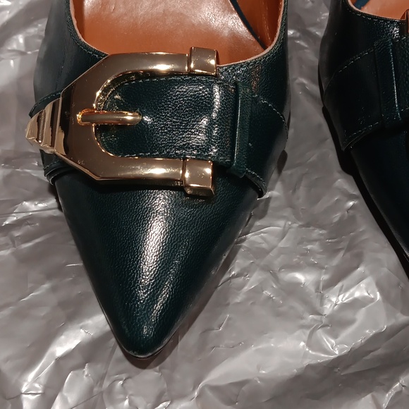 Nine West Green Leather Buckle Pumps size 8 - Picture 3 of 9